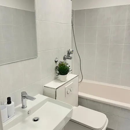 4-betten Whg, 20min Ins Zentrum Dus Apartment Erkrath